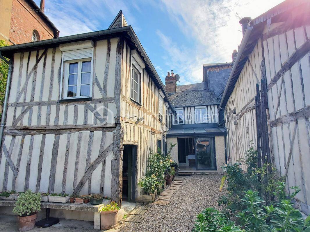 Maison à CORMEILLES