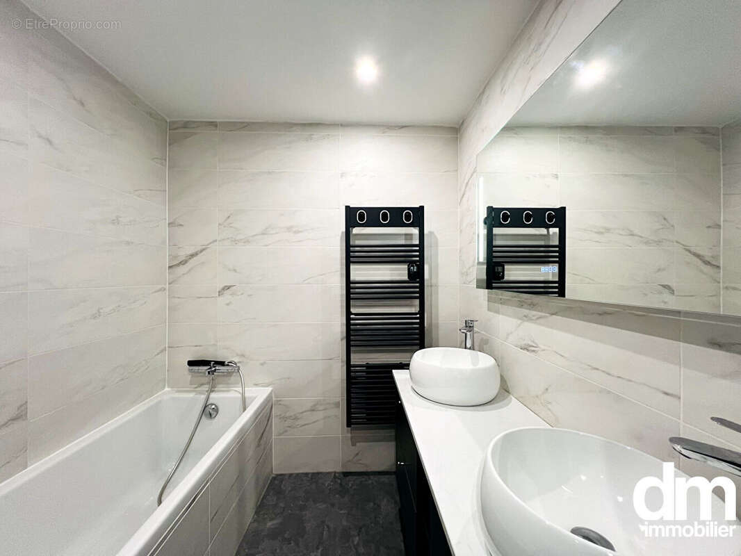 Appartement de type 4 entièrement renové d'une surface de 87m2 avec cellier, extérieur et garage - photo 14