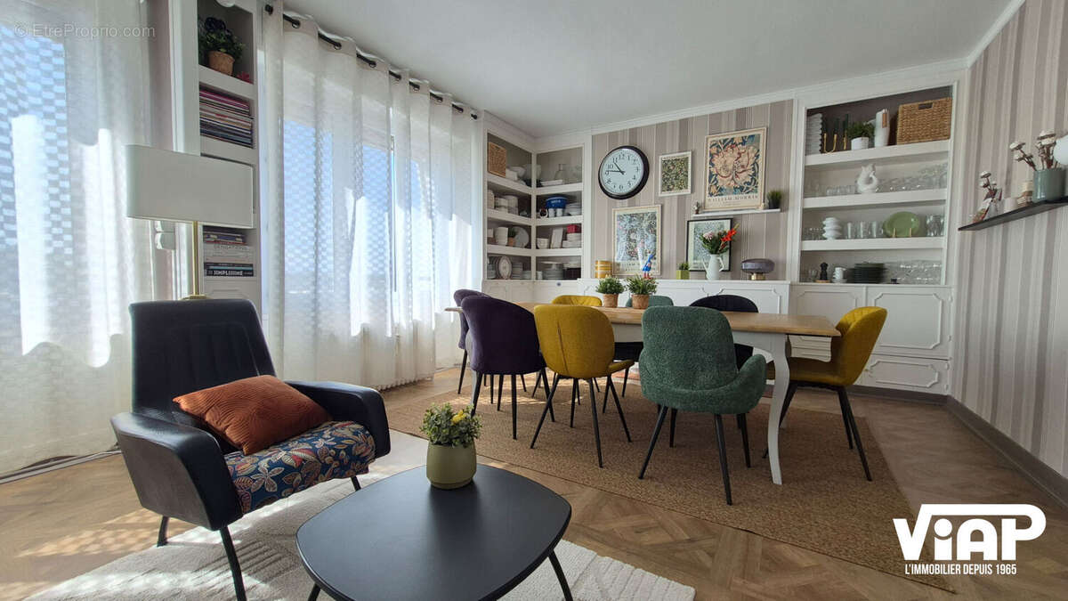 A 400 mètres de la place Denis Dussoubs - photo 3