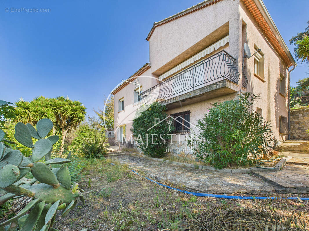 Maison à HYERES