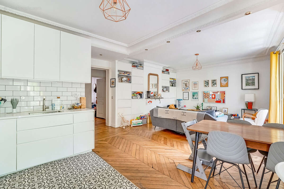 Appartement à PARIS-18E