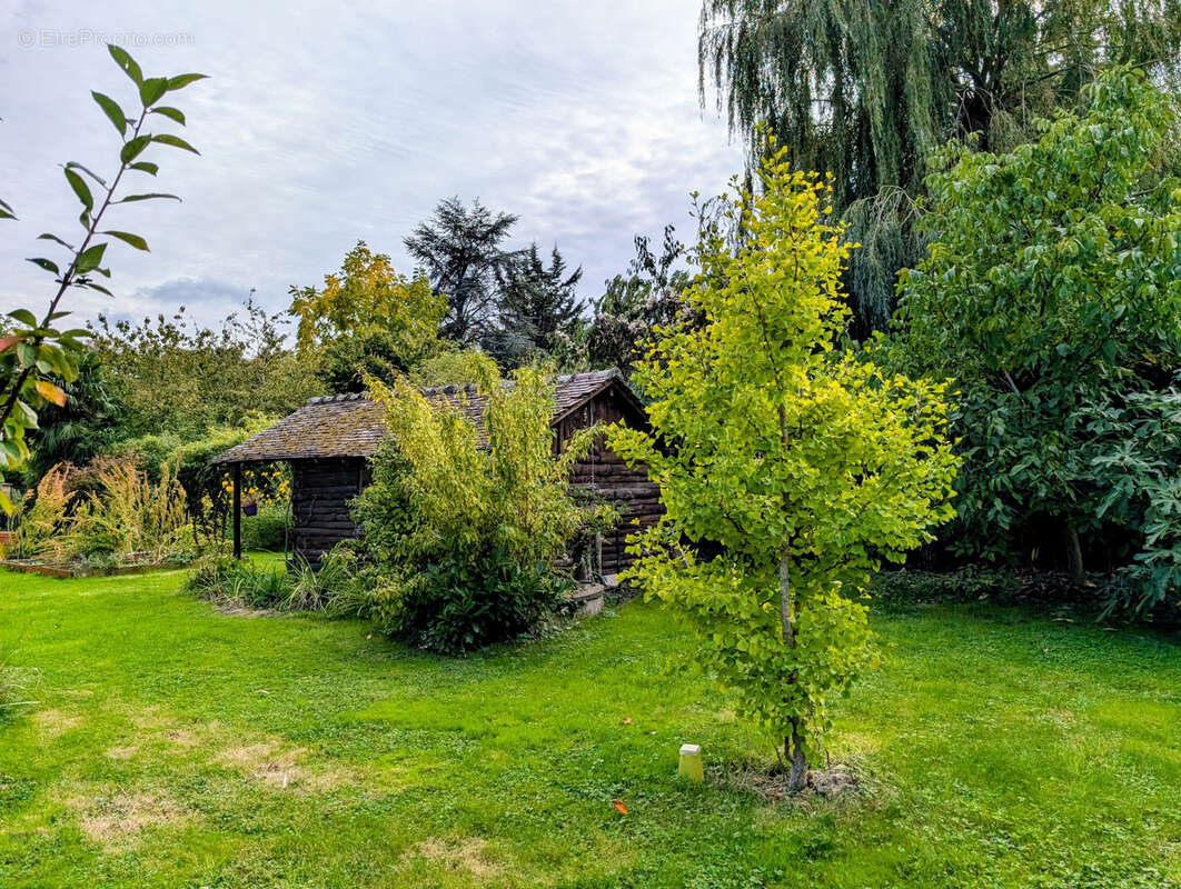 Maison à LA QUEUE-LES-YVELINES