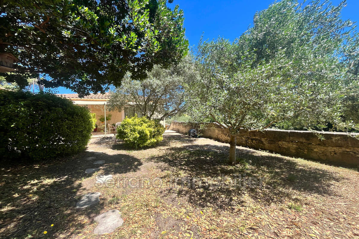 Maison 220 m² à Beaucaire  - photo 8