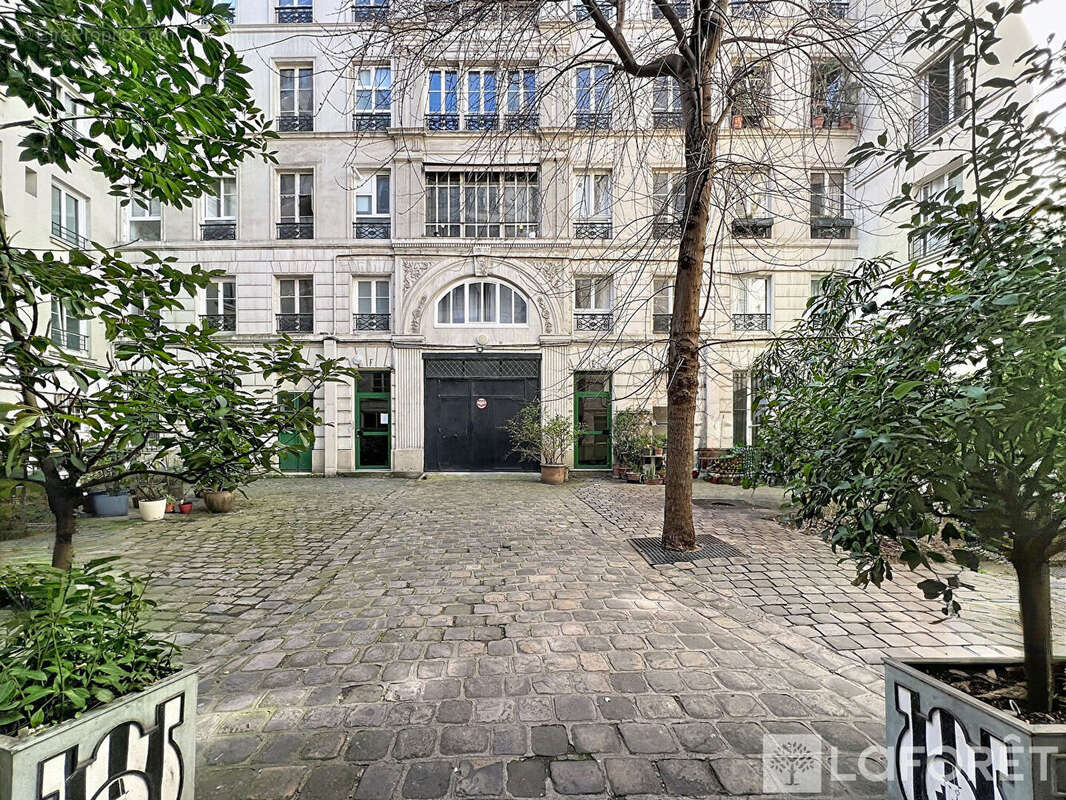 Appartement à PARIS-2E