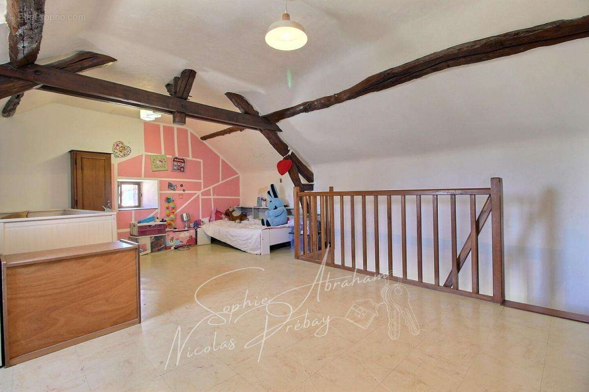 Maison en pierres avec grand terrain et grange - photo 8