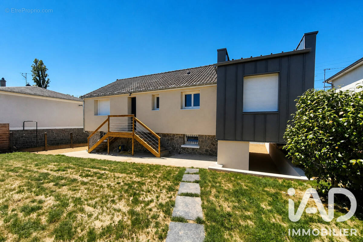 Photo 1 - Maison à LAVAL