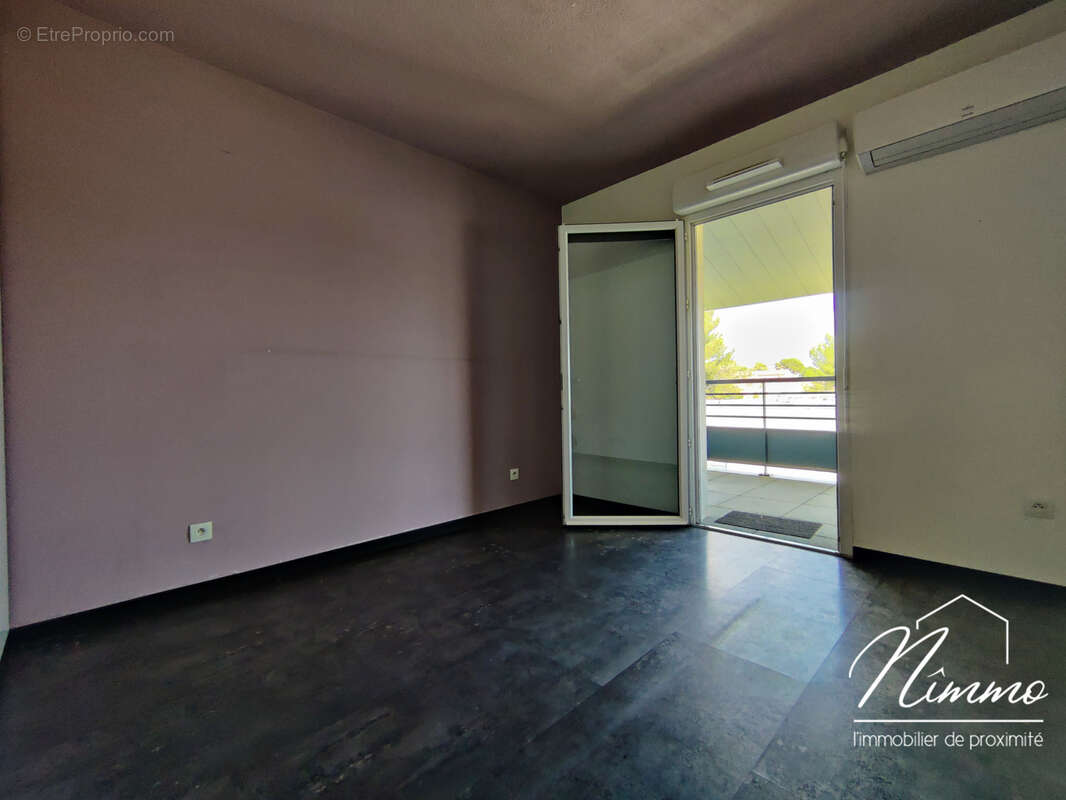Nimes route duzes appartement t3 dernier etage terrasse garage ascenseur - photo 6