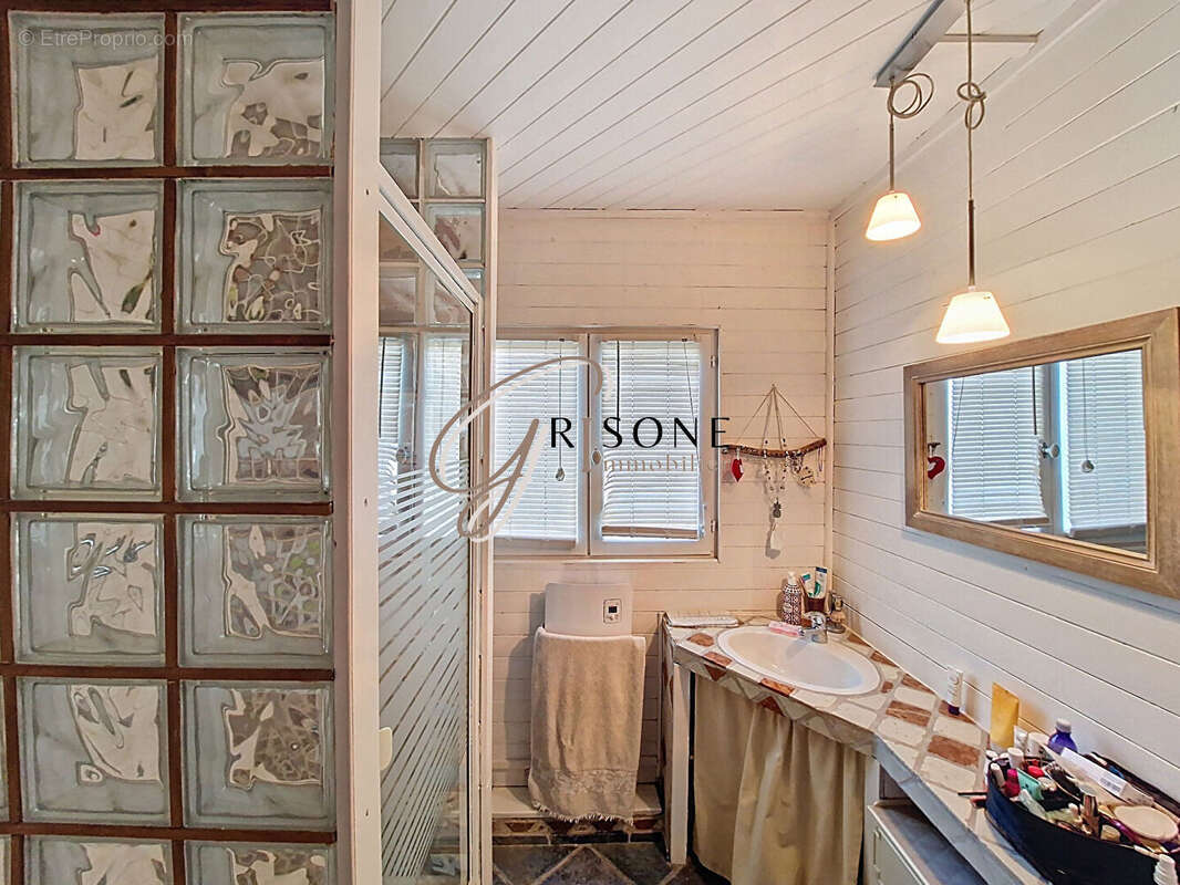 Appartement à SIX-FOURS-LES-PLAGES