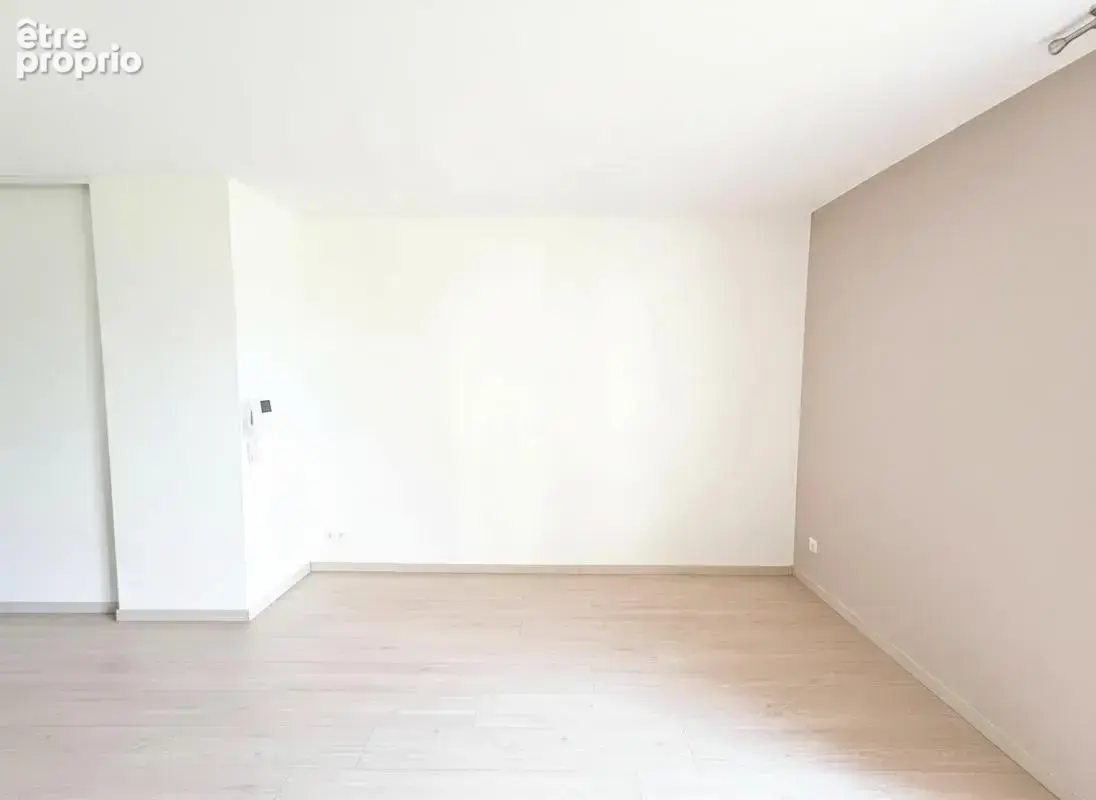 T2 50 m² rénové, balcon 13 m², parking  Résidence sécurisée - photo 5