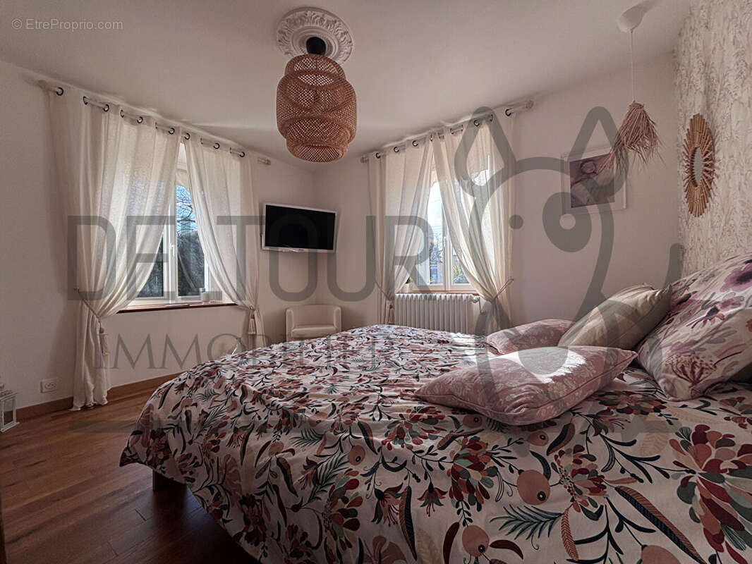 Maison à QUINCY-VOISINS