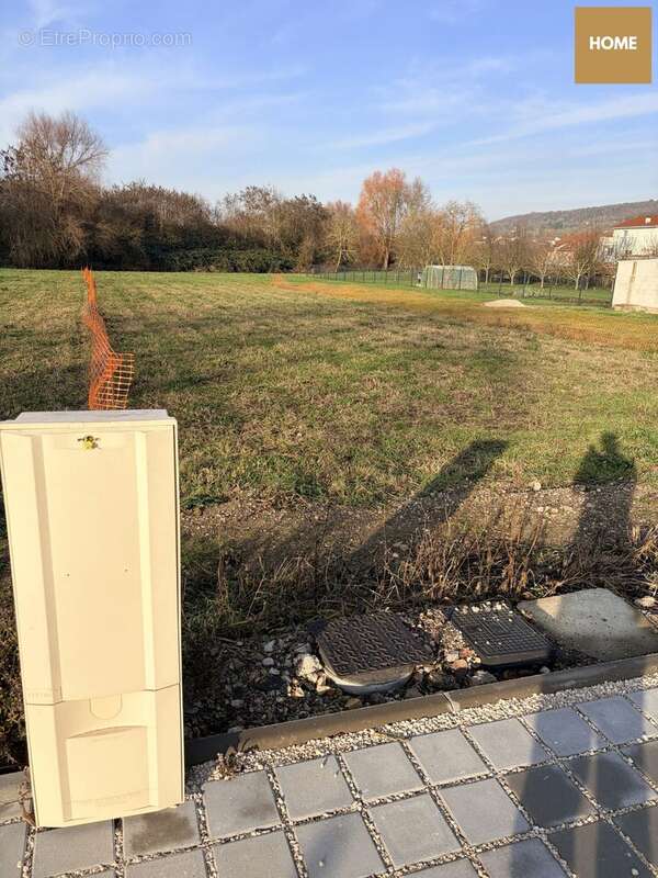Terrain à MALZEVILLE
