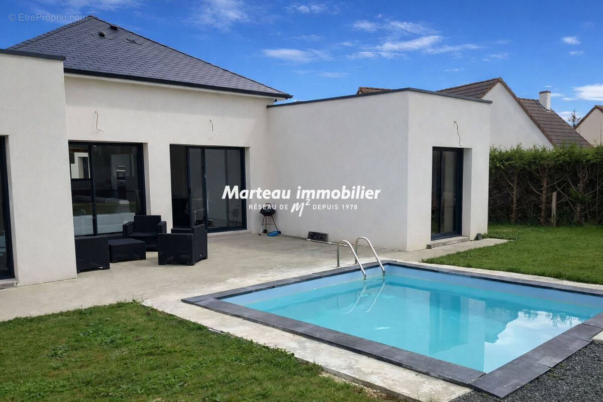 Maison à MONCE-EN-BELIN