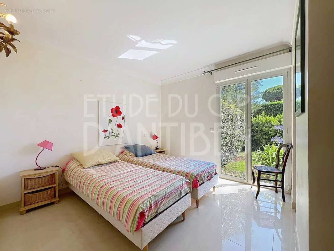 Appartement de standing dans résidence avec piscine. 2 chambres - 2 bains. Orée du Cap d'Antibes - photo 10