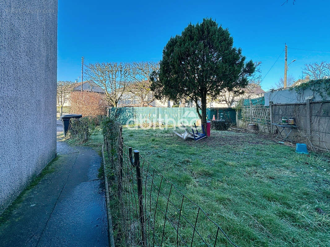 Appartement à VIGNEUX-SUR-SEINE