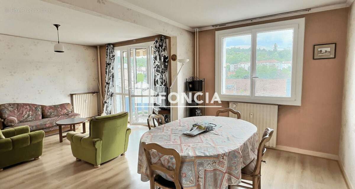Appartement à SAINT-ETIENNE