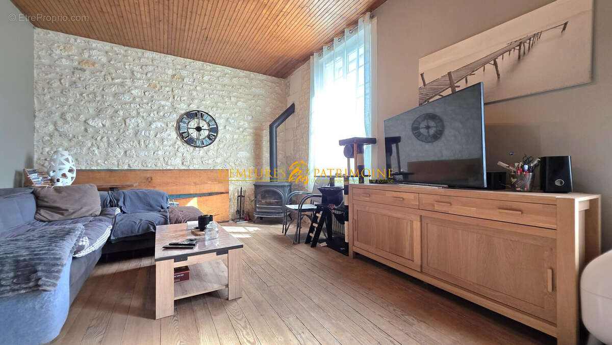 Maison à SAINT-YRIEIX-SUR-CHARENTE