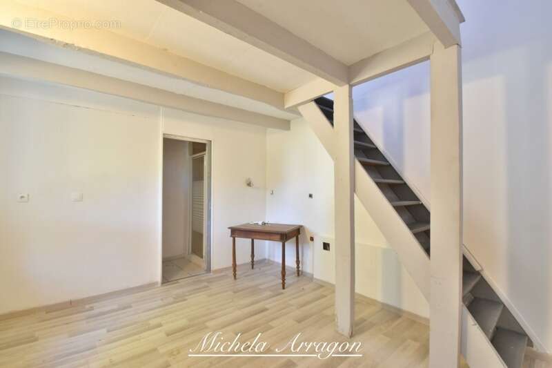 Maison en pierre de caractère avec dépendances et grange – Saint-Antoine-de-Ficalba (47) - photo 21