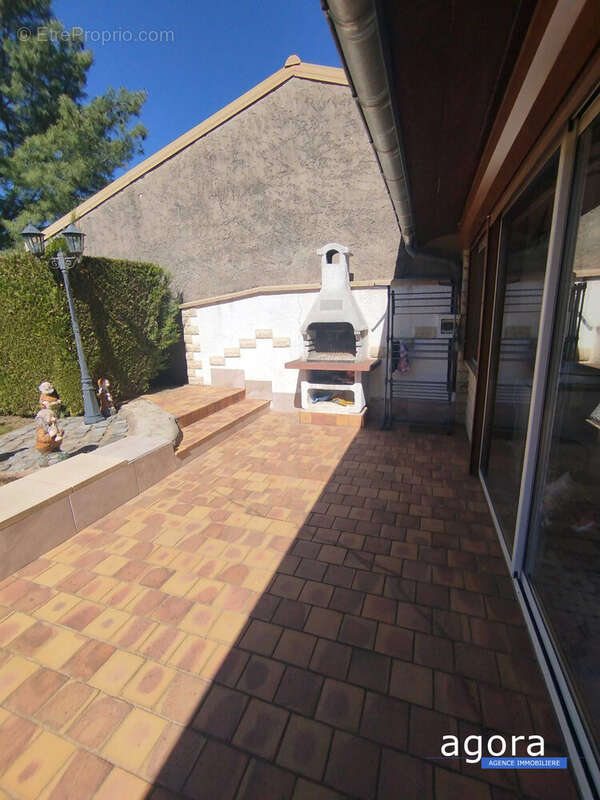 Maison à AUDUN-LE-ROMAN