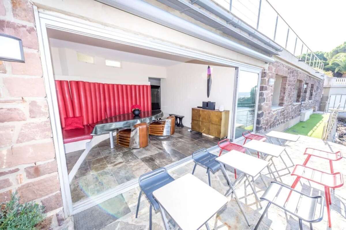 Maison à ROQUEBRUNE-SUR-ARGENS