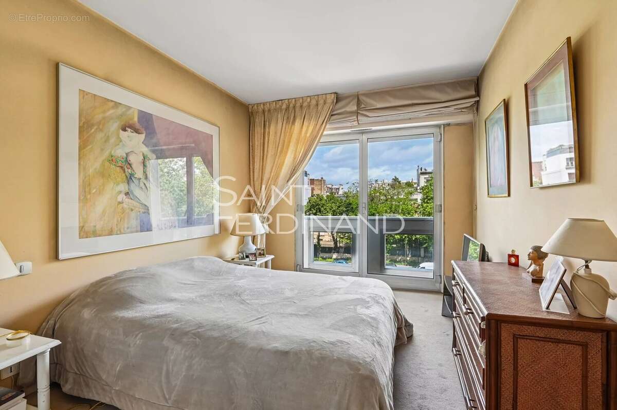 Appartement à NEUILLY-SUR-SEINE
