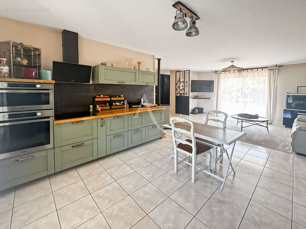 Belle maison de plain-pied avec 4 chambres, Jardin Clos - photo 5