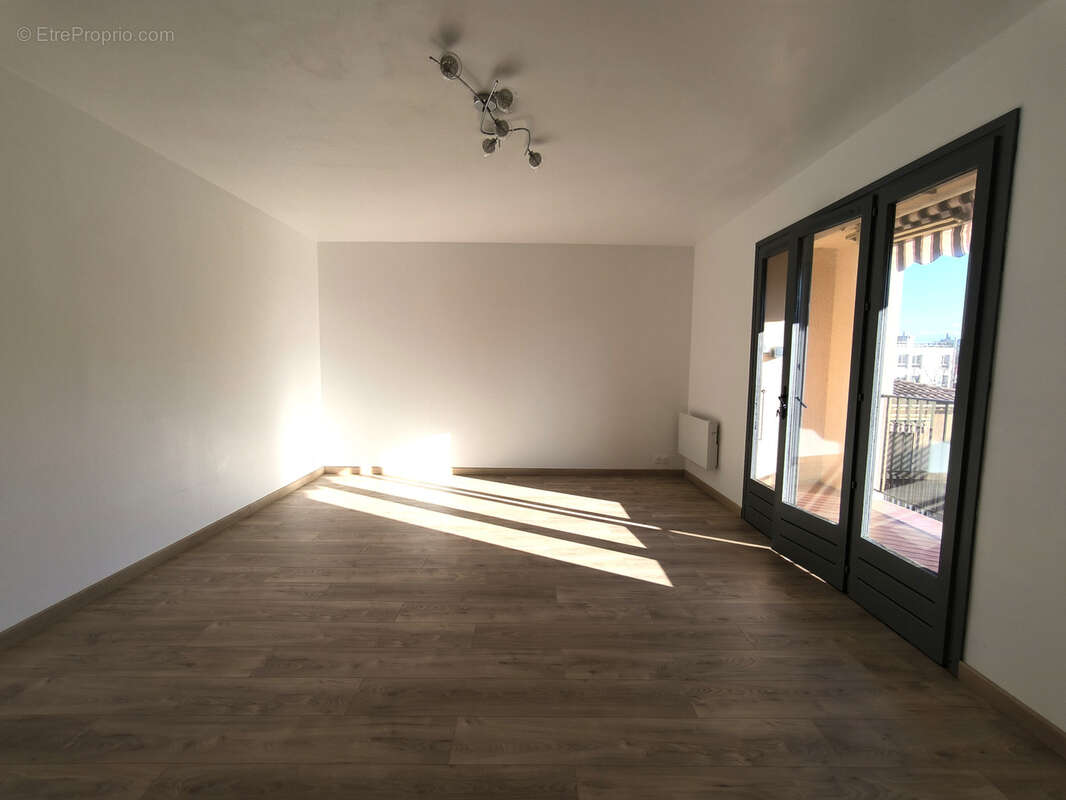 Appartement à VALLAURIS