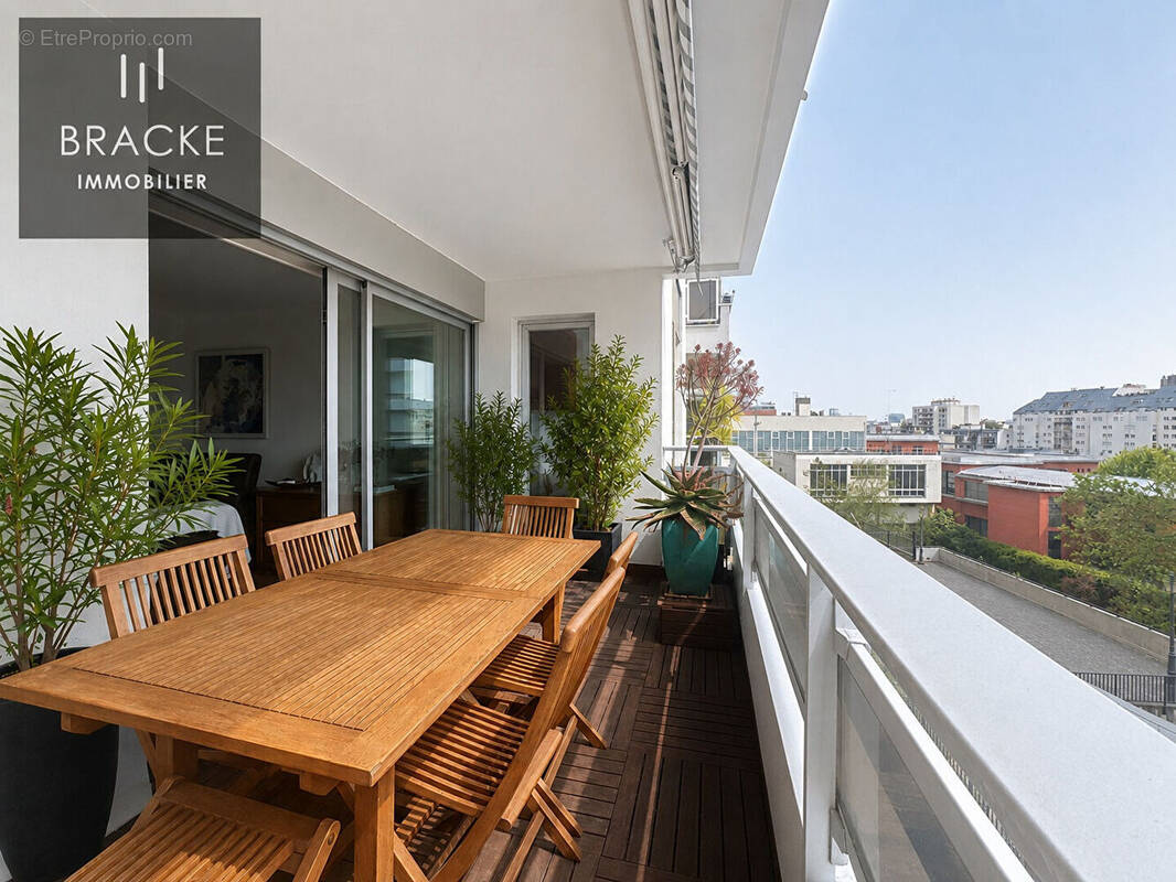 Appartement à COURBEVOIE