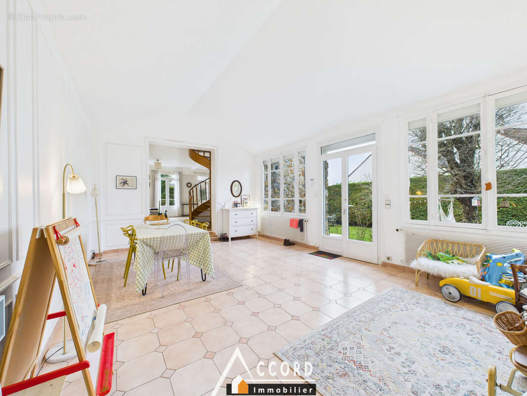 Maison à SARTROUVILLE