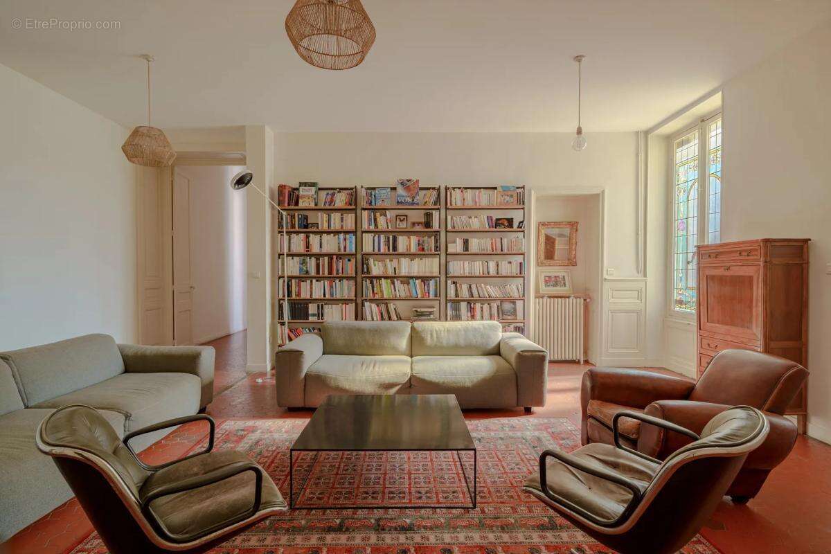 Appartement à MARSEILLE-1E