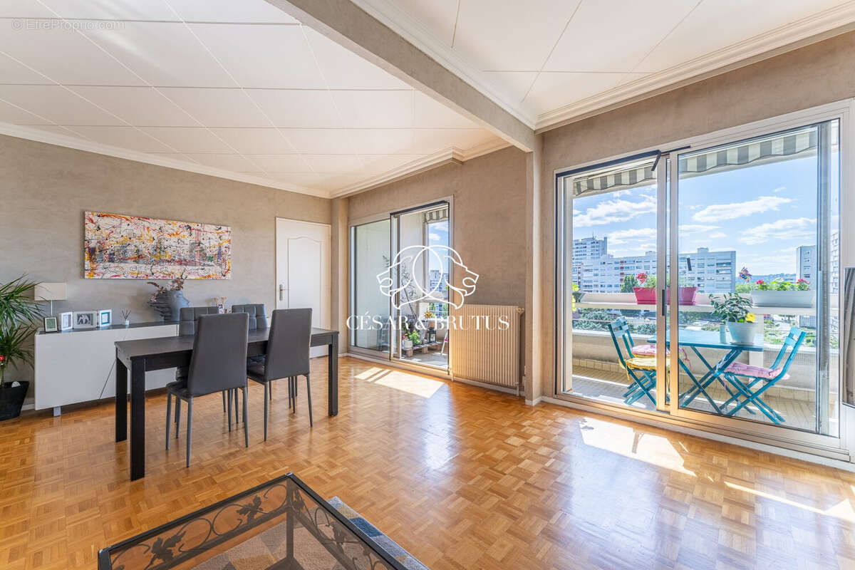 Appartement 89 m² à Caluire-Et-Cuire  - photo 2