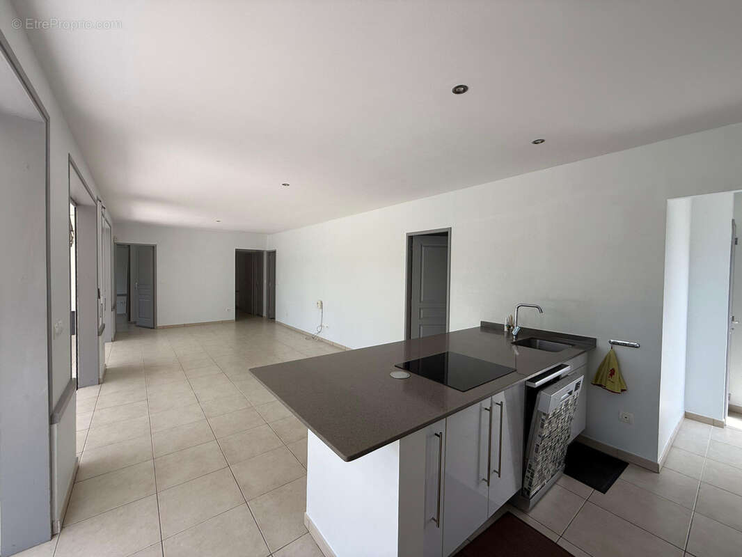 Maison à LES TROIS-ILETS