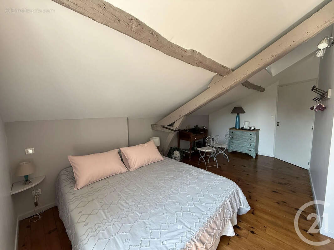 Maison 285 m² à Orthez  - photo 9