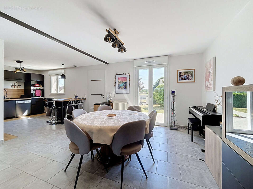 Maison 3 chambres avec vie de plain pied, garage, véranda, terrasse et jardin en impasse - photo 5