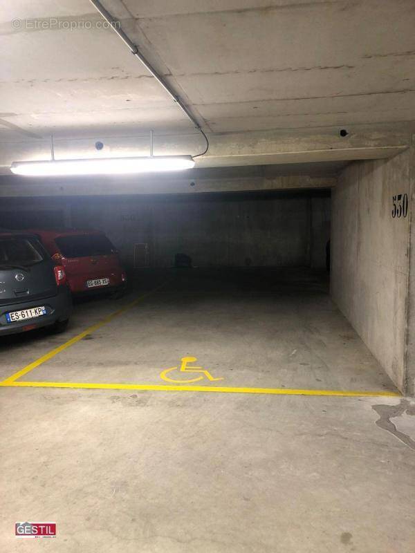 Parking à CERGY