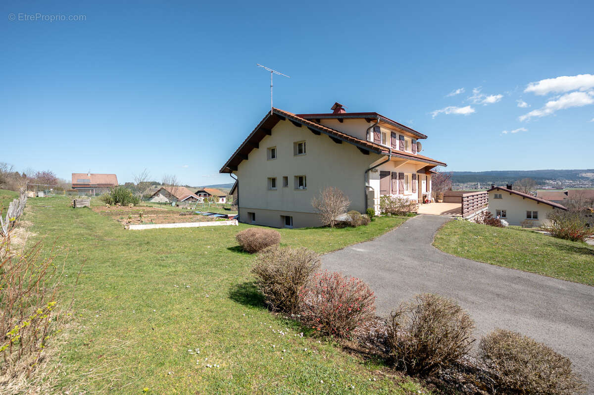 Maison à VUILLECIN