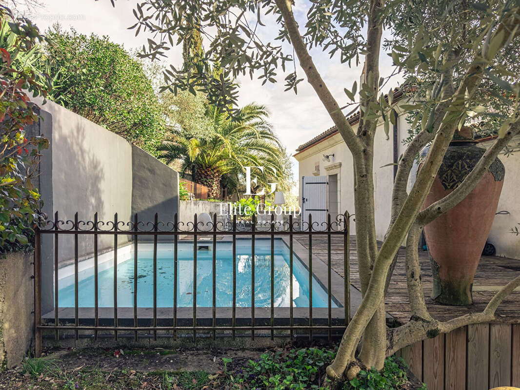 A vendre magnifique maison en bas du plateau d'angouleme - 7 pièces - 213 m2 - photo 14