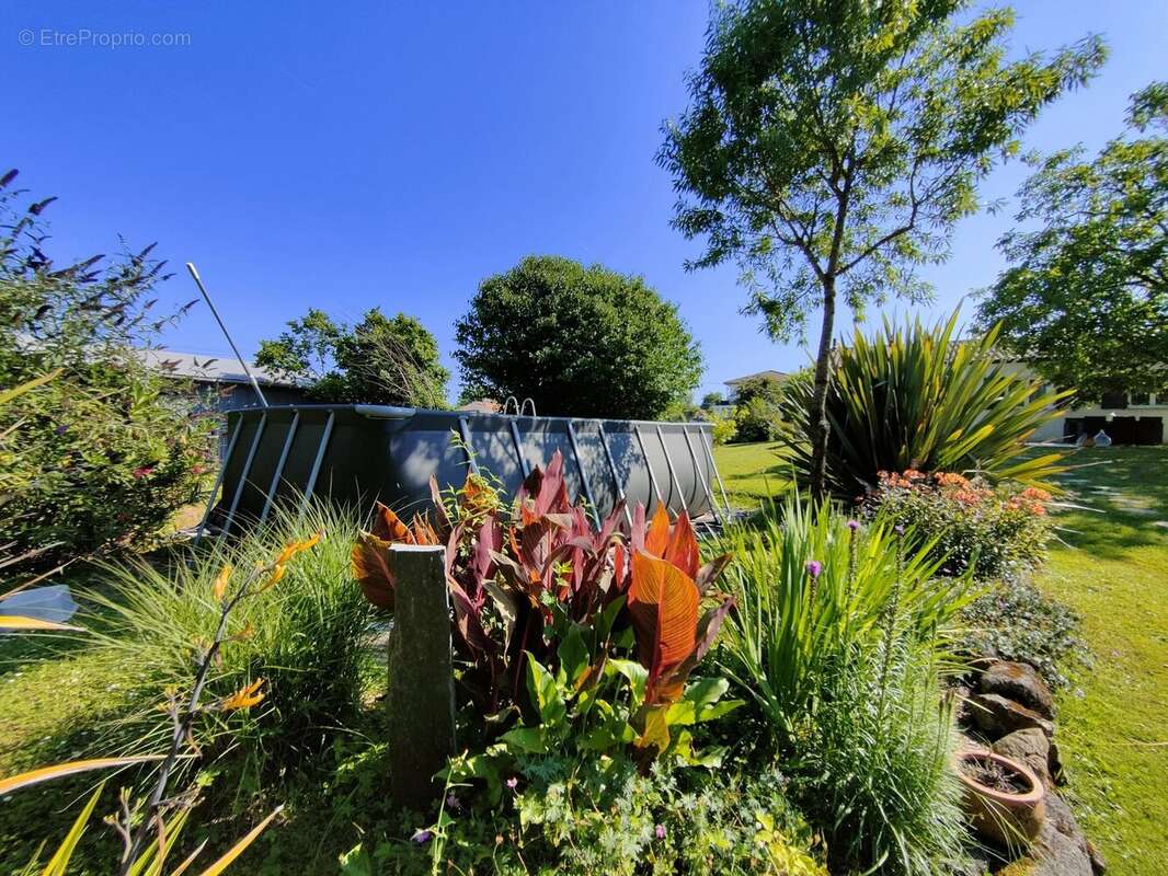 Maison à AYGUEMORTE-LES-GRAVES