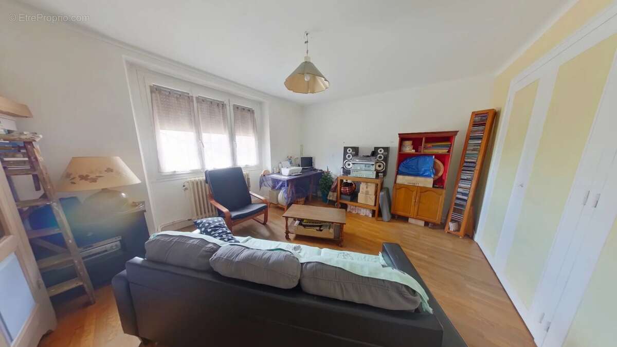 Maison à LADOYE-SUR-SEILLE