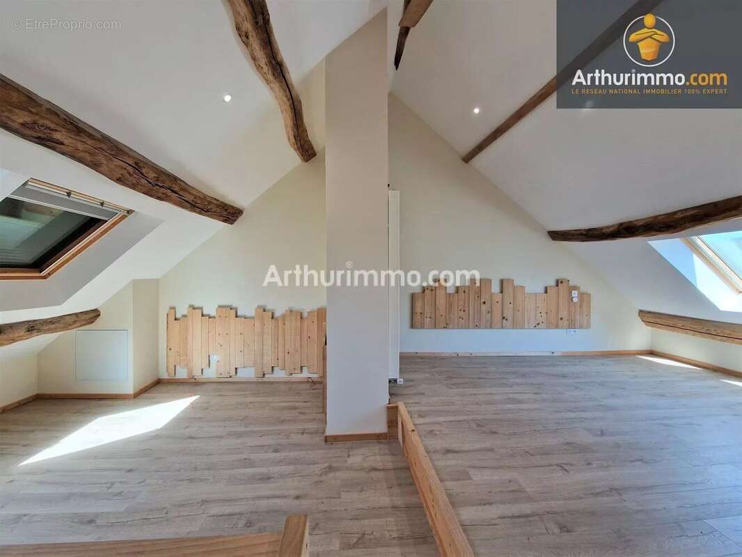 Maison à LONS-LE-SAUNIER