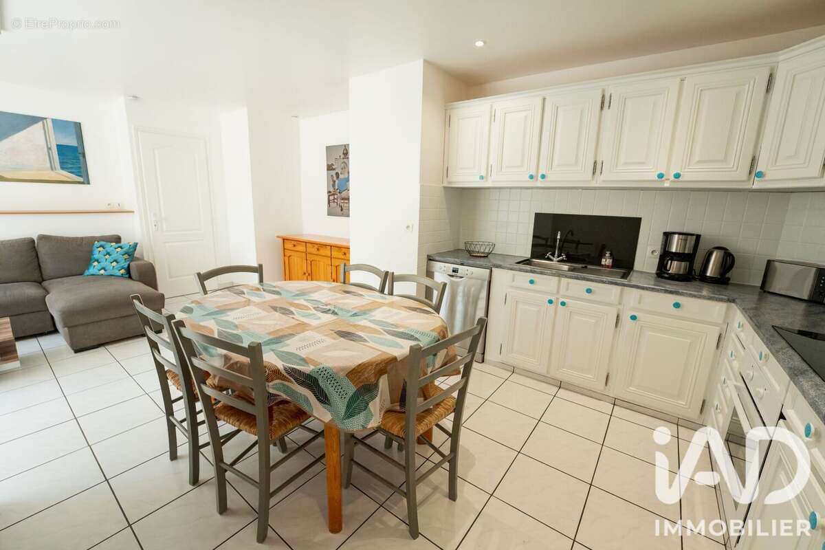 Maison 280 m² à Doue-La-Fontaine  - photo 6