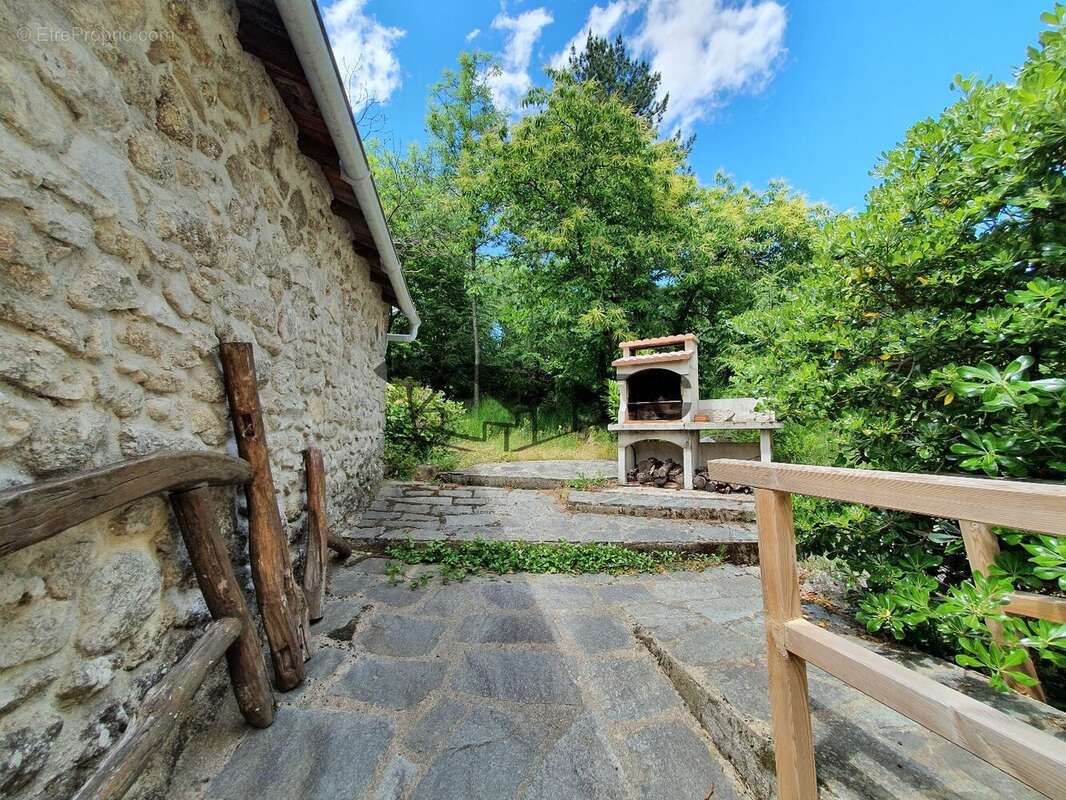 Villa 2005 140m² avec 5600m² terrain avec riviere - photo 33