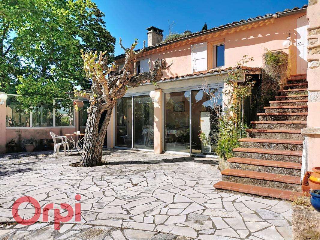 Maison à LE CASTELLET