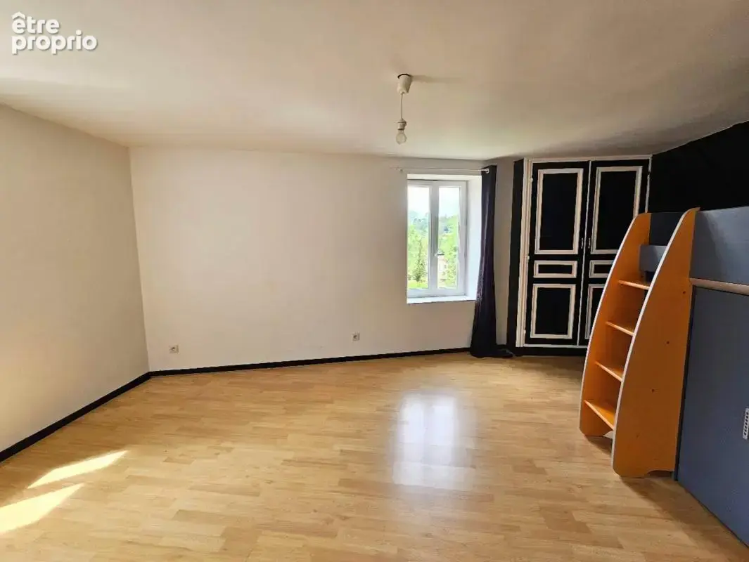 Maison 176 m² habitables - jardin - cour - grange  CHAURIAT (63) - photo 29
