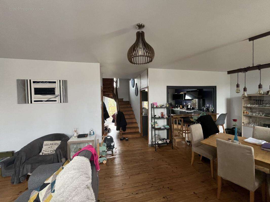 Maison à BIARS-SUR-CERE