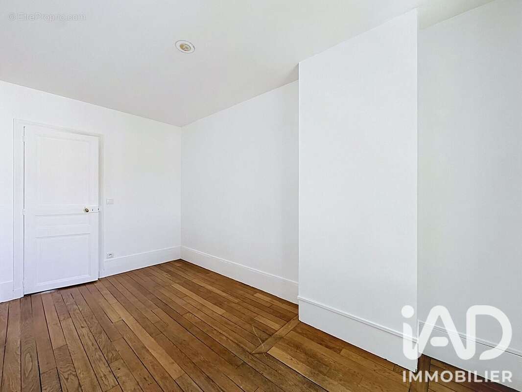 Photo 9 - Appartement à COURBEVOIE