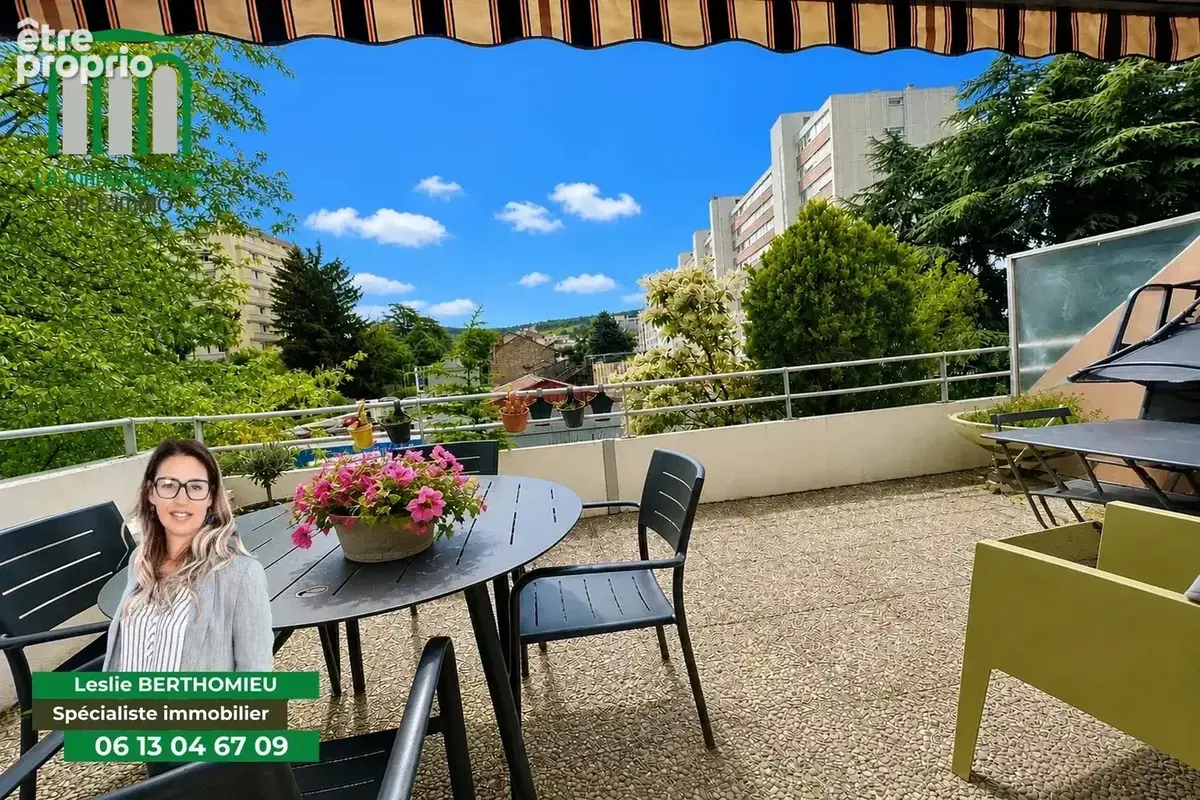 T2  au Royal Fauriel rénové avec grande terrasse - photo 2