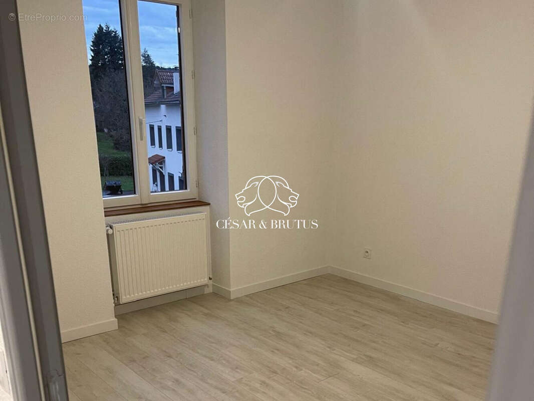 Appartement à CHAUFFAILLES