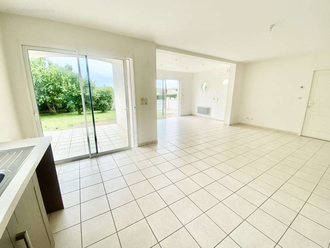 Maison à VAUX-SUR-MER