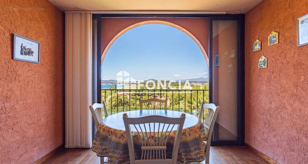 Appartement à SAINT-MANDRIER-SUR-MER