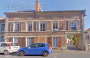 Appartement à AY